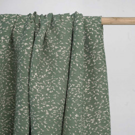 Tissu plissé vert kashmir à motif feuille crème et noir | Pretty Mercerie | mercerie en ligne