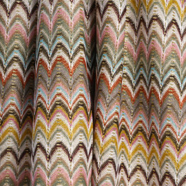Tissu maille à paillettes à motif tissé chevron multicolore | Pretty Mercerie | mercerie en ligne