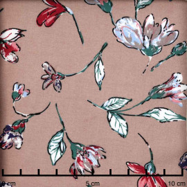 Tissu viscose toasted almond à motif fleurie rose, vert et rouge | Pretty Mercerie | mercerie en ligne