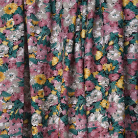 Tissu viscose bloom noir à motif fleurie rose, vert et jaune | Pretty Mercerie | mercerie en ligne