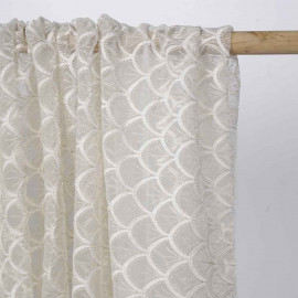 Tissu mousseline gatsby blanc à motif éventail brodé or / Pretty Mercerie / mercerie en ligne
