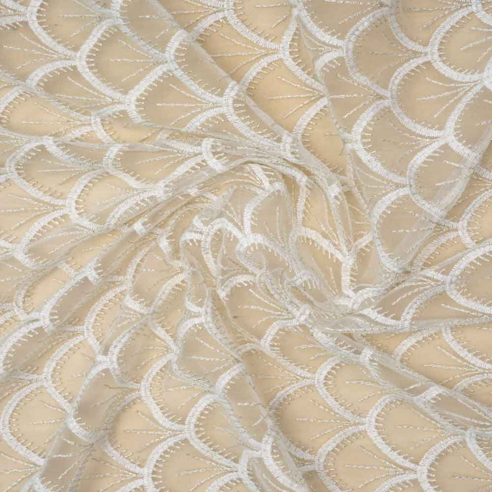 Tissu mousseline gatsby blanc à motif éventail brodé or / Pretty Mercerie / mercerie en ligne
