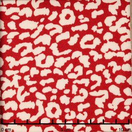 Tissu viscose crêpe rouge à motif léopard blanc cassé | Pretty Mercerie | mercerie en ligne