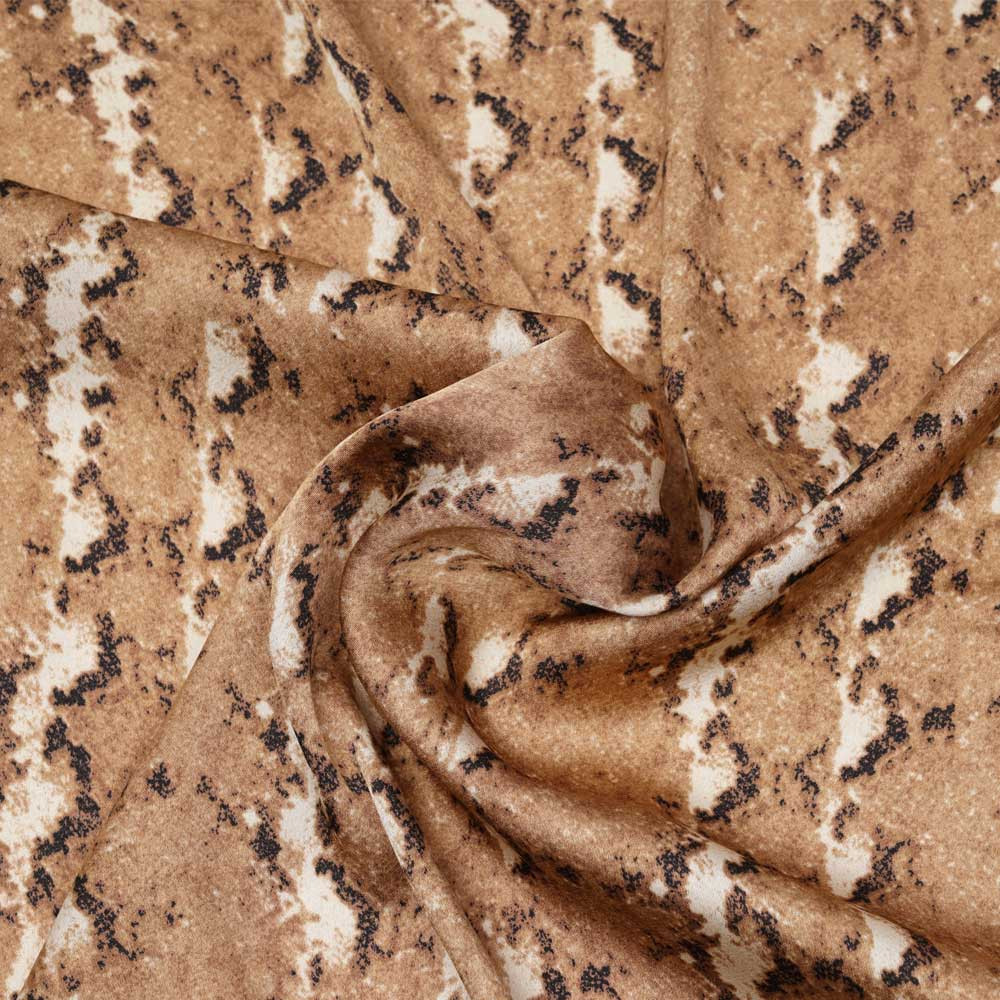 Tissu satiné marron à motif serpent noir et beige | Pretty Mercerie | mercerie en ligne