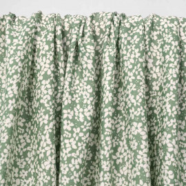 Tissu viscose vert sauge à motif petite marguerite blanc cassé | pretty mercerie | mercerie en ligne