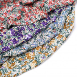 Tissu viscose beige à motif champs fleuri rose, mauve et vert | Pretty Mercerie | mercerie en ligne