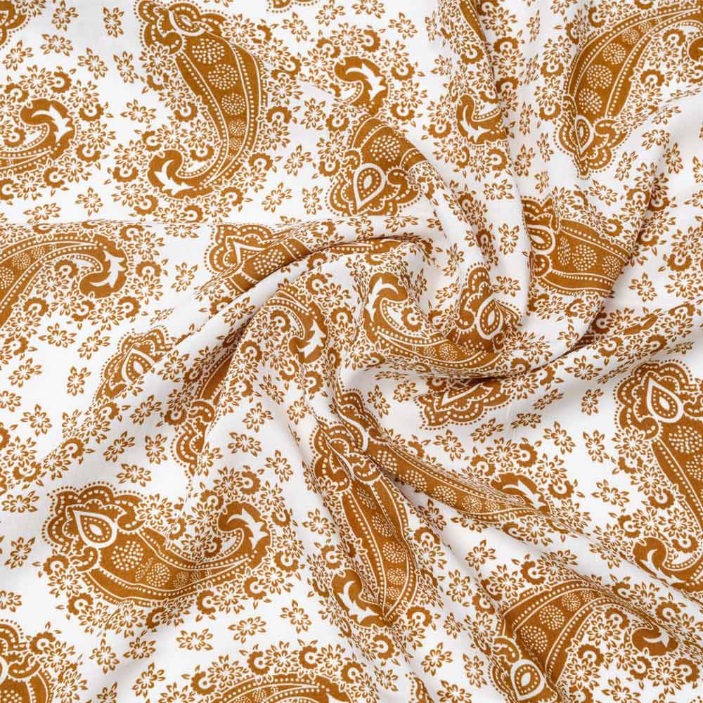 Tissu viscose blanc cassé à motif paisley bohème moutarde | Pretty Mercerie | Mercerie en ligne