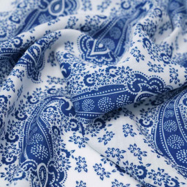 Tissu viscose blanc cassé à motif paisley bohème bleu | Pretty Mercerie | Mercerie en ligne