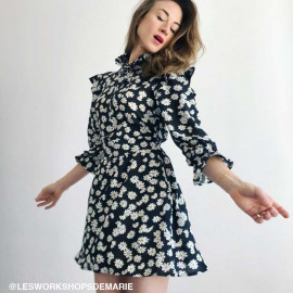 Tissu viscose noir à motif daisy blanc et moutarde | Pretty mercerie | mercerie en ligne