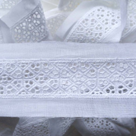 Ruban broderie anglaise blanc x 1m