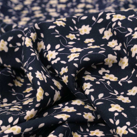 Tissu viscose bleu foncé à motif floral crème et raffia | Pretty Mercerie | Mercerie en ligne