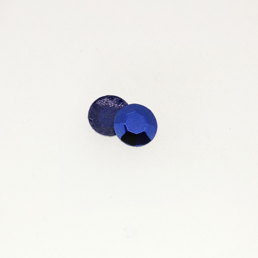 Clous à facettes bleu roi