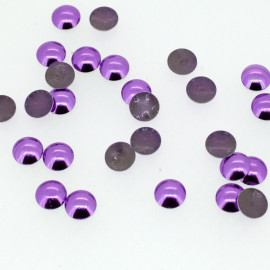 Clous bombés violet