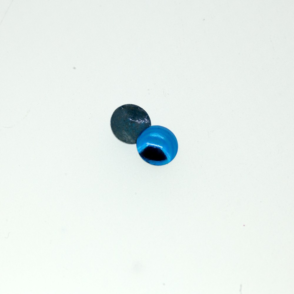 Clous bombés indigo
