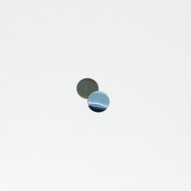 Clous plats bleu gris