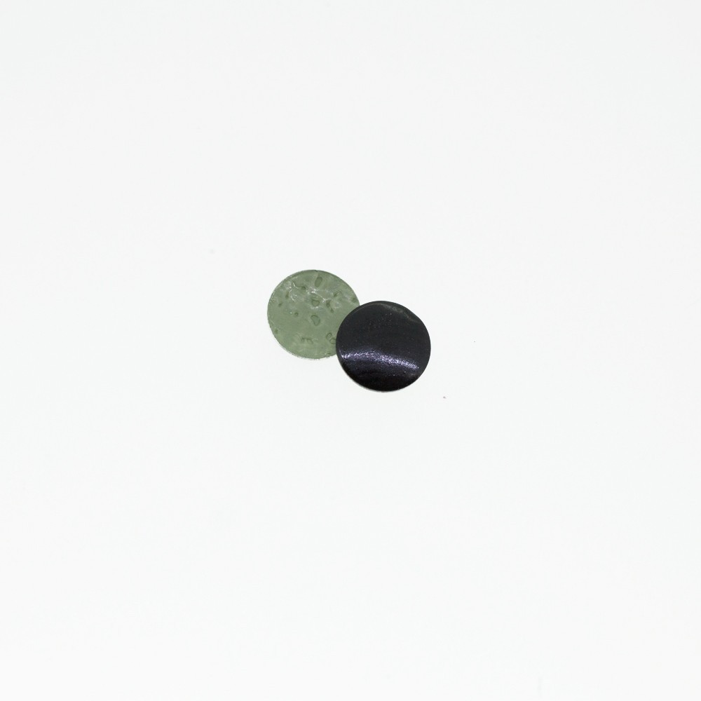 Clous plats noir