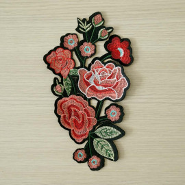 achat Badge brodé Bouquet de fleurs - pretty mercerie - mercerie en ligne