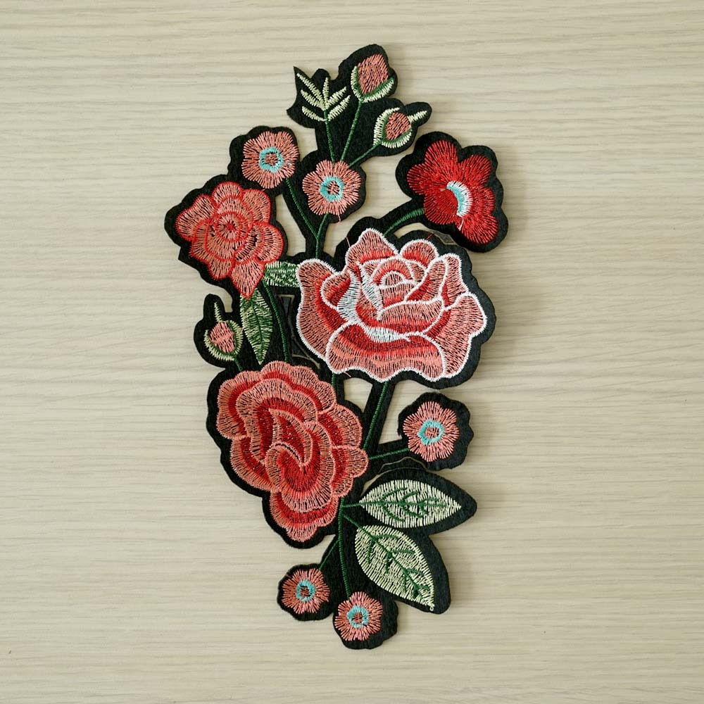 achat Badge brodé Bouquet de fleurs - pretty mercerie - mercerie en ligne