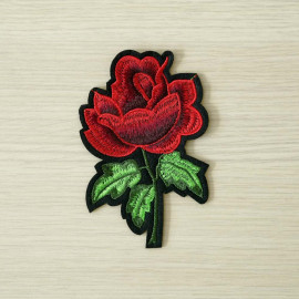 achat Badge brodé rose rouge  - pretty mercerie - mercerie en ligne