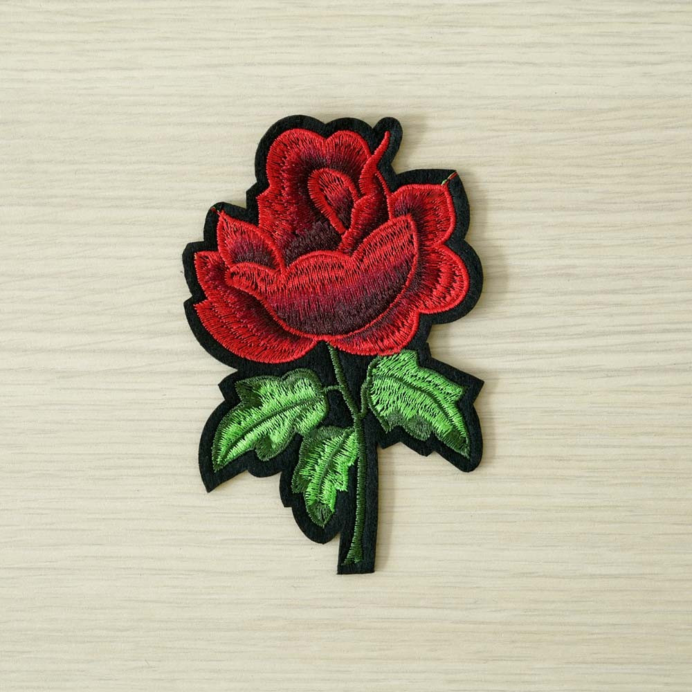 achat Badge brodé rose rouge  - pretty mercerie - mercerie en ligne