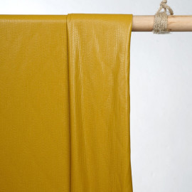 achat tissu simili cuir texturé amber gold - pretty mercerie - mercerie en ligne