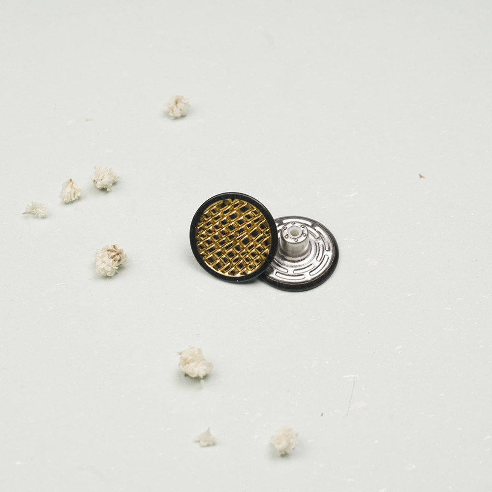 Bouton Jeans noir et or motif graphique - mercerie en ligne - pretty mercerie