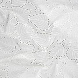 Tissu coton broderie anglaise blanc cassé motif feuillages ajourés - pretty mercerie - mercerie en ligne