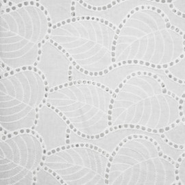 Tissu coton broderie anglaise blanc cassé motif feuillages ajourés - pretty mercerie - mercerie en ligne